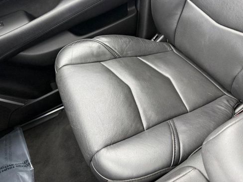 Used 2019 Cadillac Escalade Premium Luxury image 25