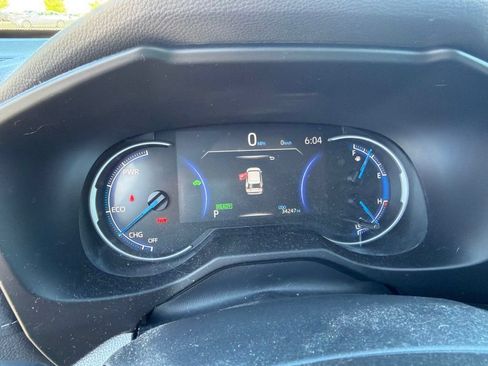 Used 2024 Toyota RAV4 LE AWD/4WD image 16