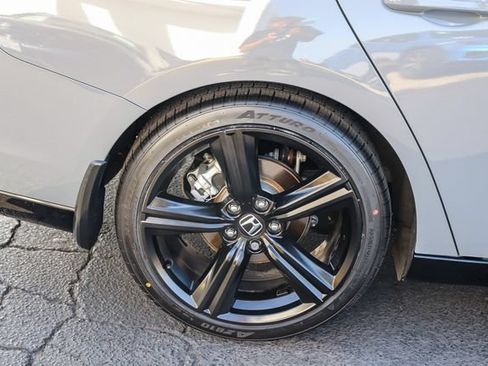 Used 2024 Honda Accord Sport image 9