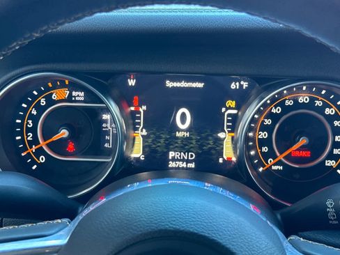 Used 2022 Jeep Wrangler Unlimited Sahara AWD/4WD image 27