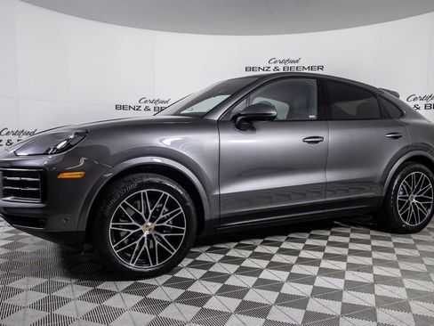 Used 2024 Porsche Cayenne Coupe image 13