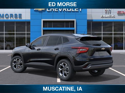 New 2025 Chevrolet Trax LT w/ Sunroof Package image 3