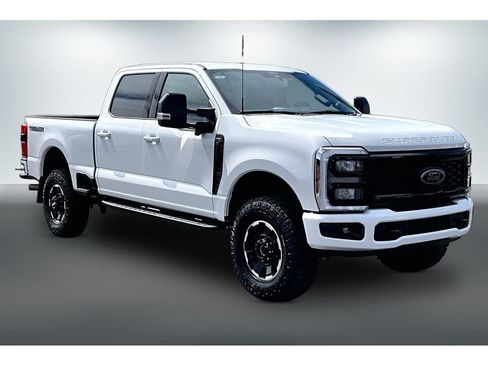 Used 2026 Ford F250 Lariat w/ Tremor Off-Road Package AWD/4WD image 3