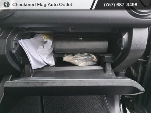 Used 2016 Toyota Tacoma TRD Sport image 43