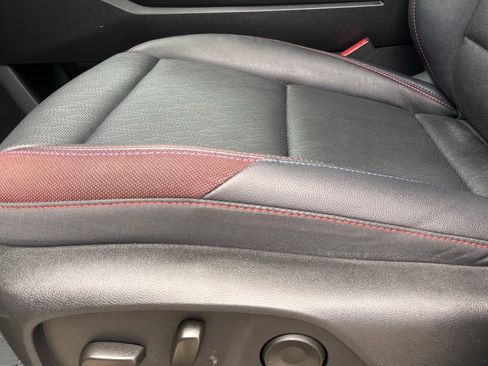 Used 2025 Chevrolet Equinox RS w/ Safety and Technology Package FWD image 23
