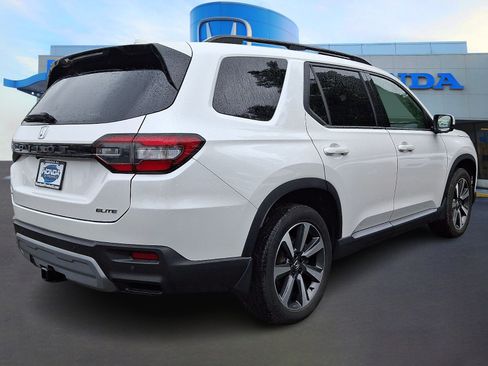 Certified 2024 Honda Pilot Elite image 6