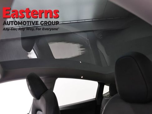 Used 2022 Tesla Model Y Long Range image 28