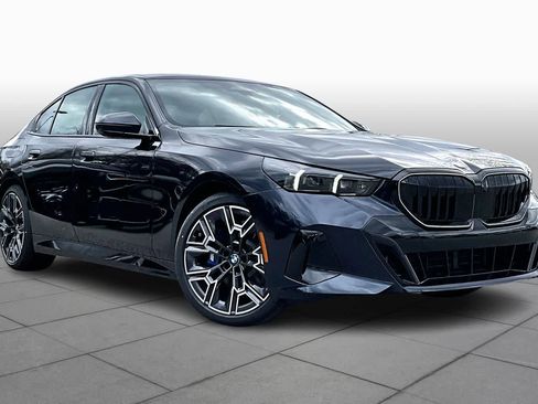New 2026 BMW 530i xDrive w/ M Sport Package image 2
