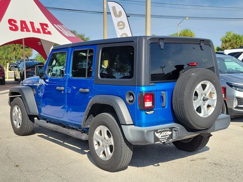 Used 2021 Jeep Wrangler Unlimited Sport AWD/4WD image 3