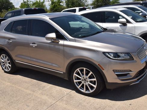 Used 2019 Lincoln MKC Reserve w/ MKC Technology Package FWD image 4