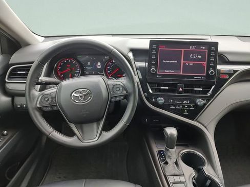 Used 2022 Toyota Camry XSE image 10