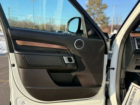 Used 2018 Land Rover Discovery HSE Luxury AWD/4WD image 6