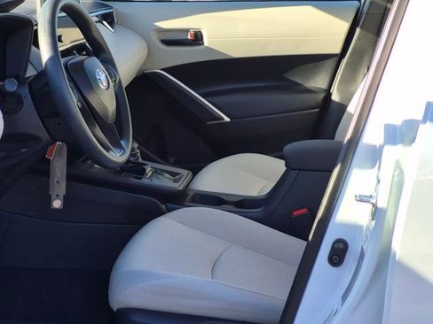 Used 2026 Toyota Corolla Cross L image 15