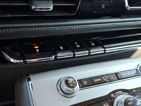 Certified 2023 Lincoln Aviator AWD w/ Premium Package image 16