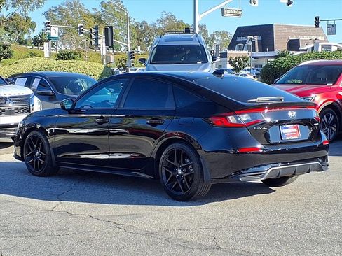 Used 2023 Honda Civic Sport image 3