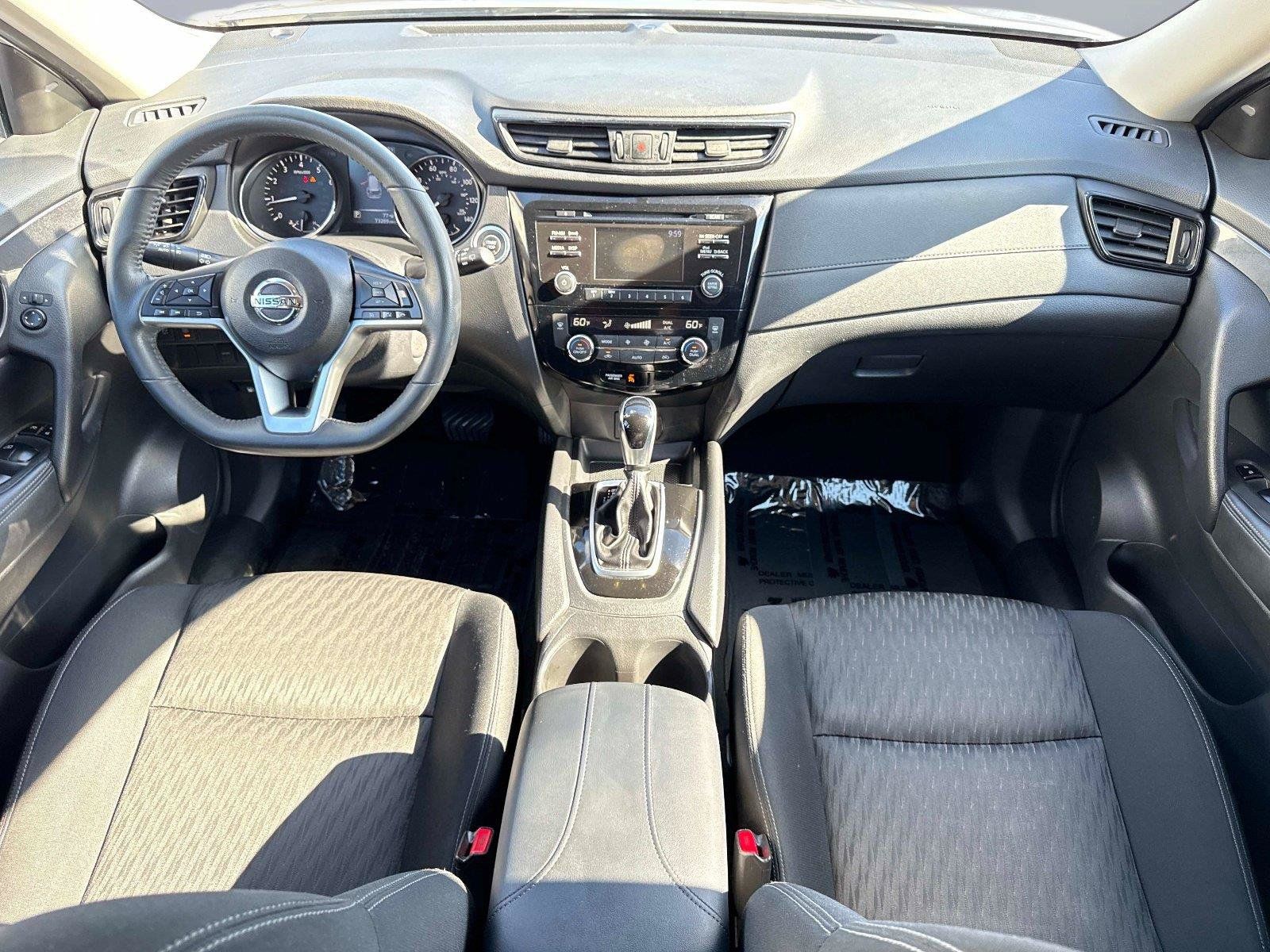 Used 2017 Nissan Rogue SV FWD image 15