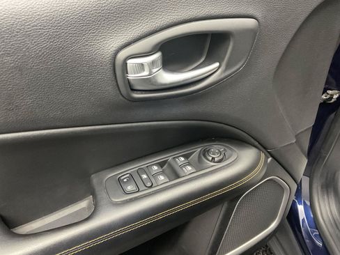 Used 2018 Jeep Compass Limited AWD/4WD image 10