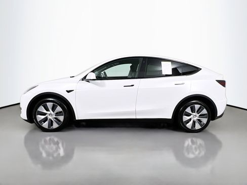 Used 2023 Tesla Model Y Long Range image 9