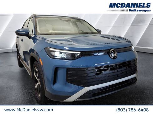 New 2026 Volkswagen Tiguan SE FWD image 1