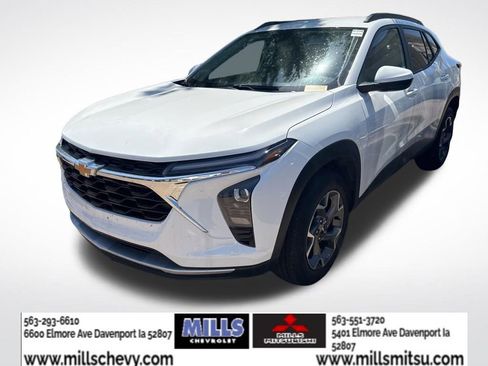 Used 2025 Chevrolet Trax LT w/ Driver Confidence Package FWD image 1