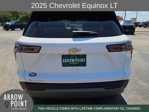 Used 2025 Chevrolet Equinox LT FWD image 10