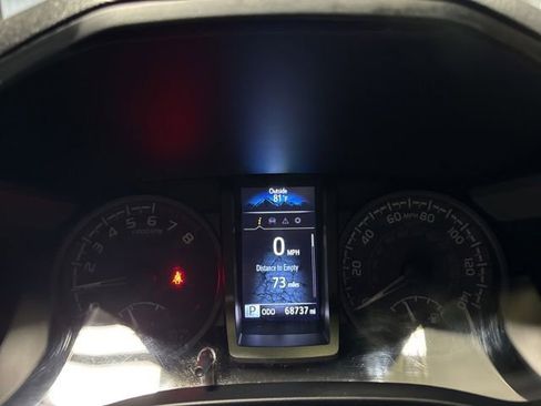 Used 2023 Toyota Tacoma TRD Off-Road w/ Technology Package AWD/4WD image 8