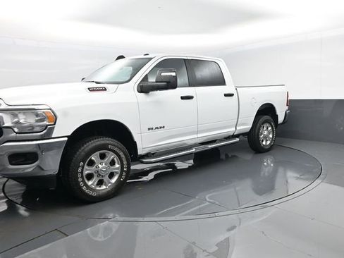 Used 2024 RAM 2500 Big Horn AWD/4WD image 2