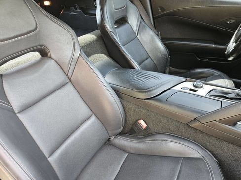 Used 2019 Chevrolet Corvette Stingray Coupe w/ 1LT RWD image 17
