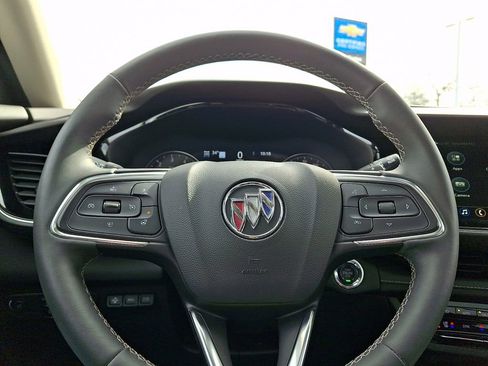 Used 2023 Buick Envision Avenir image 20