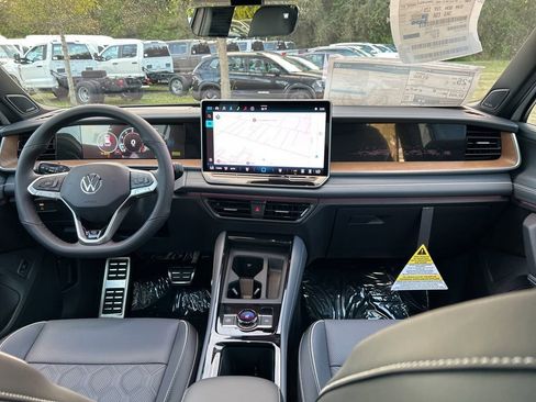 New 2026 Volkswagen Tiguan SEL R-Line image 10