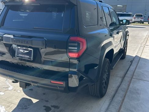 Used 2025 Toyota 4Runner SR5 AWD/4WD image 4