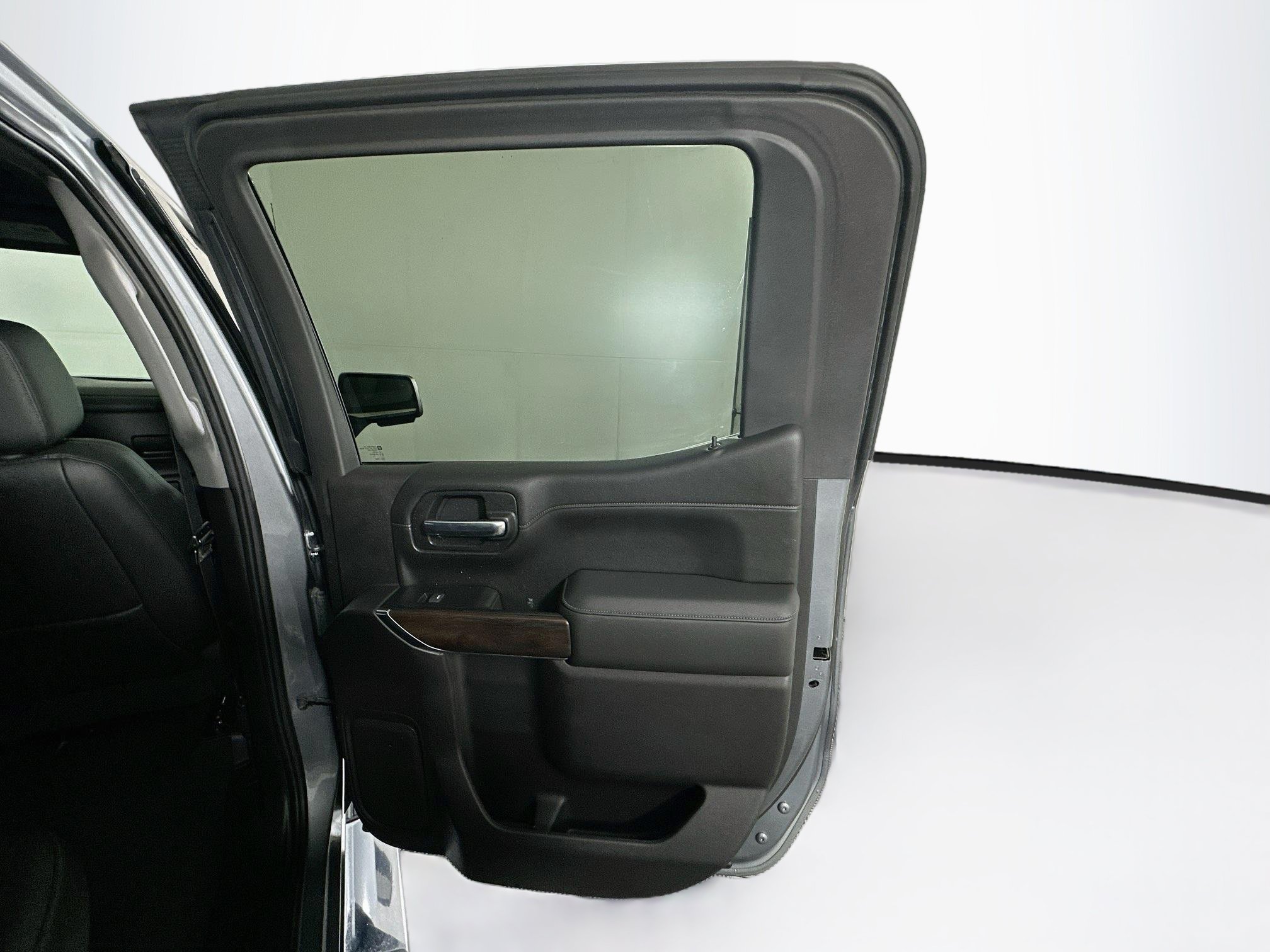 Used 2020 GMC Sierra 1500 SLT RWD image 29