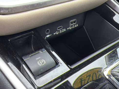 Used 2024 Subaru Outback Premium AWD/4WD image 21