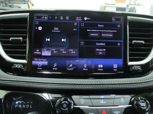 Used 2022 Chrysler Pacifica Touring-L image 22