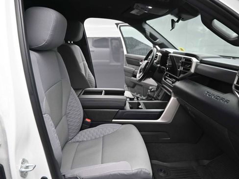 Used 2025 Toyota Tundra SR5 AWD/4WD image 21