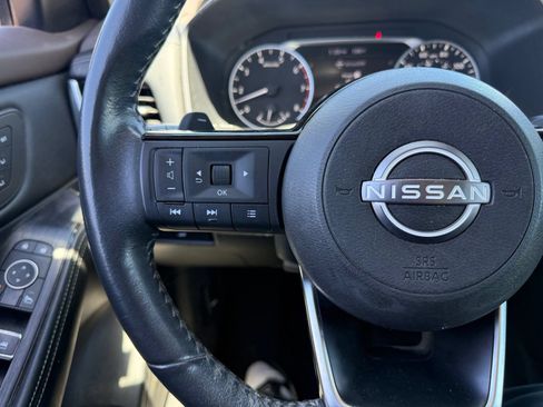 Used 2022 Nissan Rogue SL FWD image 18
