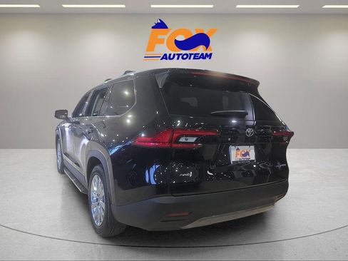 Used 2026 Toyota Grand Highlander AWD image 3