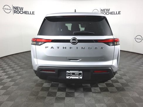 Certified 2025 Nissan Pathfinder S image 6