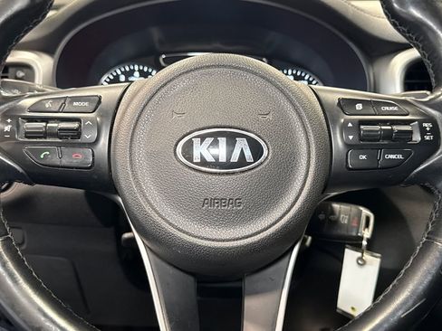 Used 2016 Kia Sorento FWD w/ LX Convenience Package image 21