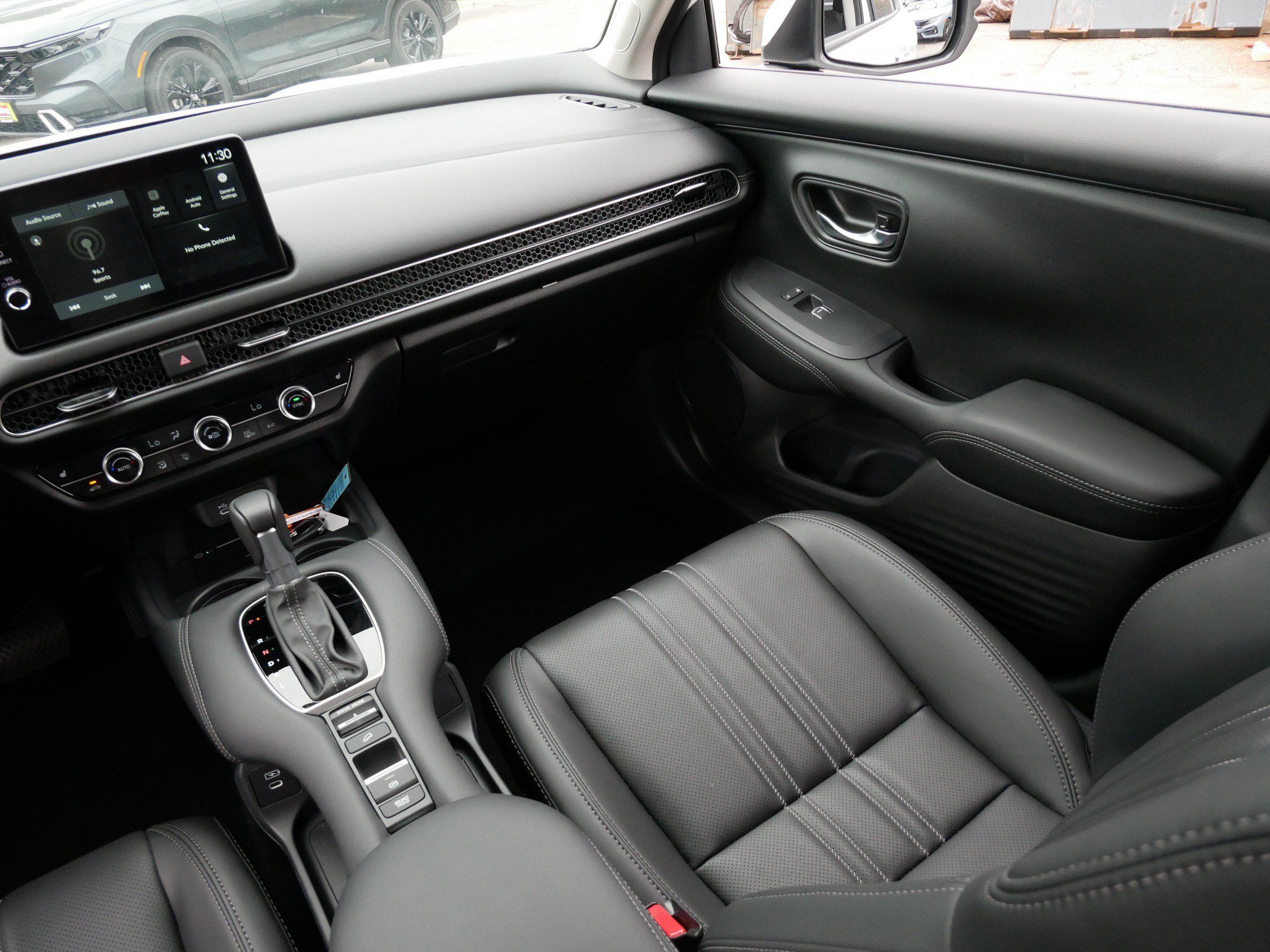Used 2027 Honda HR-V EX-L image 11
