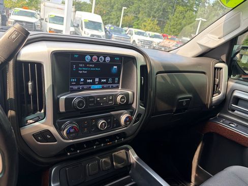 Used 2017 GMC Sierra 1500 SLE w/ SLE Value Package AWD/4WD image 31