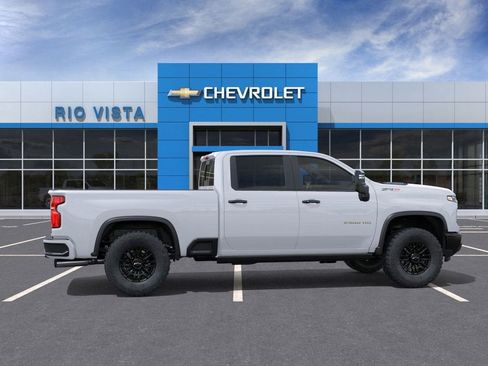 New 2026 Chevrolet Silverado 2500 ZR2 image 3