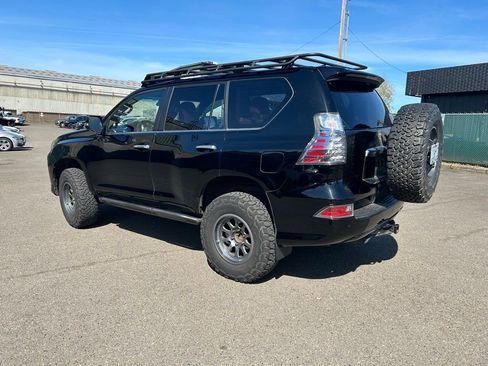 Used 2021 Lexus GX 460 Premium w/ Premium Package image 3