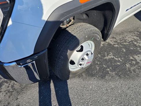 New 2026 GMC Sierra 3500 Pro w/ Convenience Package image 9