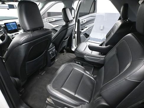 Used 2020 Ford Explorer XLT w/ Equipment Group 202A image 38