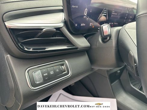 Used 2025 Buick Enclave Preferred w/ Power Package image 13