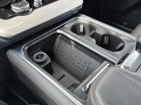 Used 2025 Ford Expedition Max Active image 19