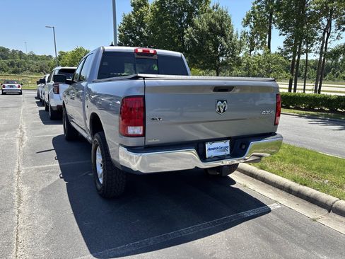 Used 2019 RAM 1500 Classic SLT w/ Luxury Group AWD/4WD image 18