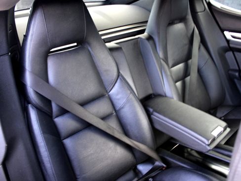 Used 2013 Porsche Panamera S image 17