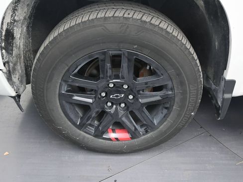 Used 2024 Chevrolet Silverado 1500 RST w/ Redline Edition AWD/4WD image 9